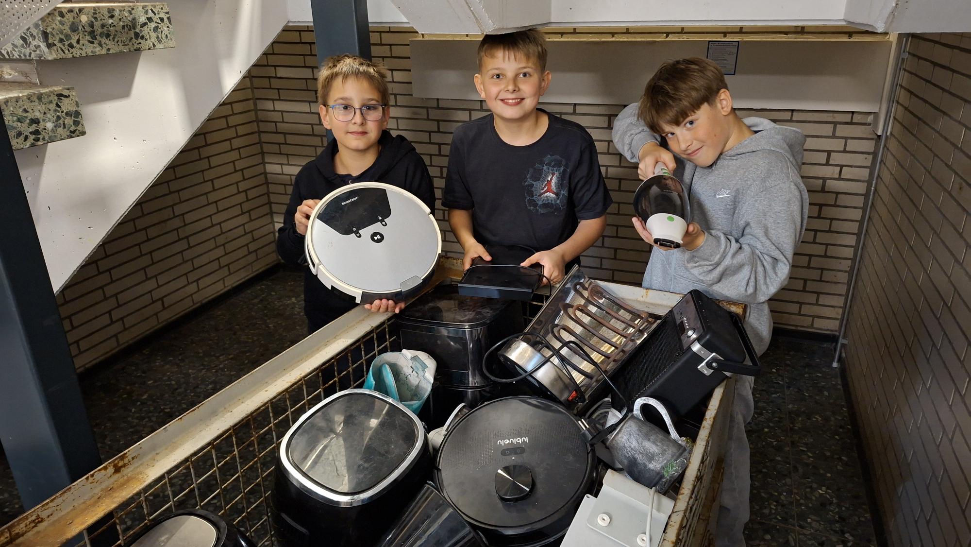 E-waste-Race Gitterbox 1